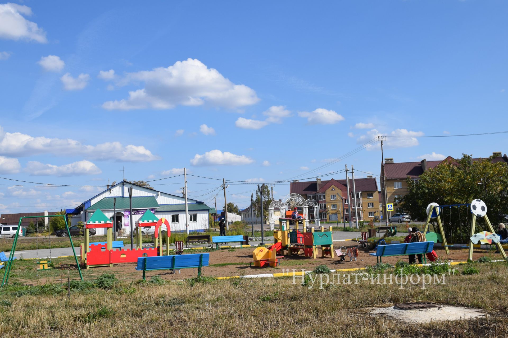 В Нурлате успешно завершена установка тепловоза в сквере железнодорожников