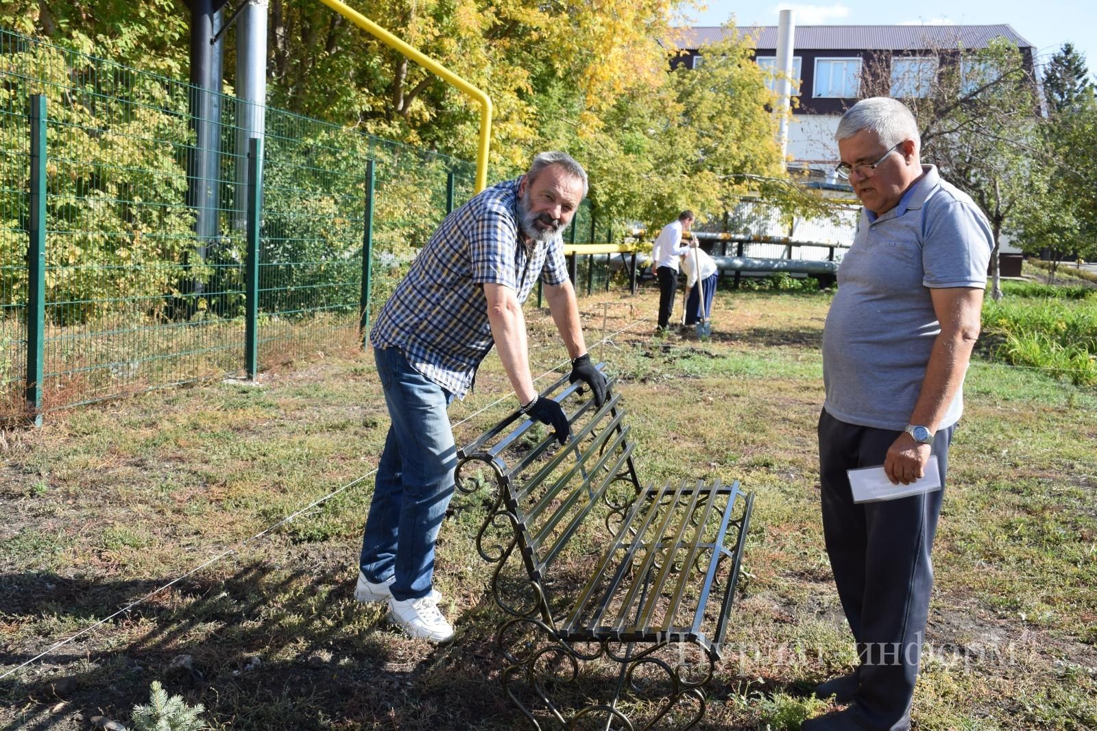 В честь 60-летнего юбилея Нурлатской городской школы №1 заложена Аллея учителей
