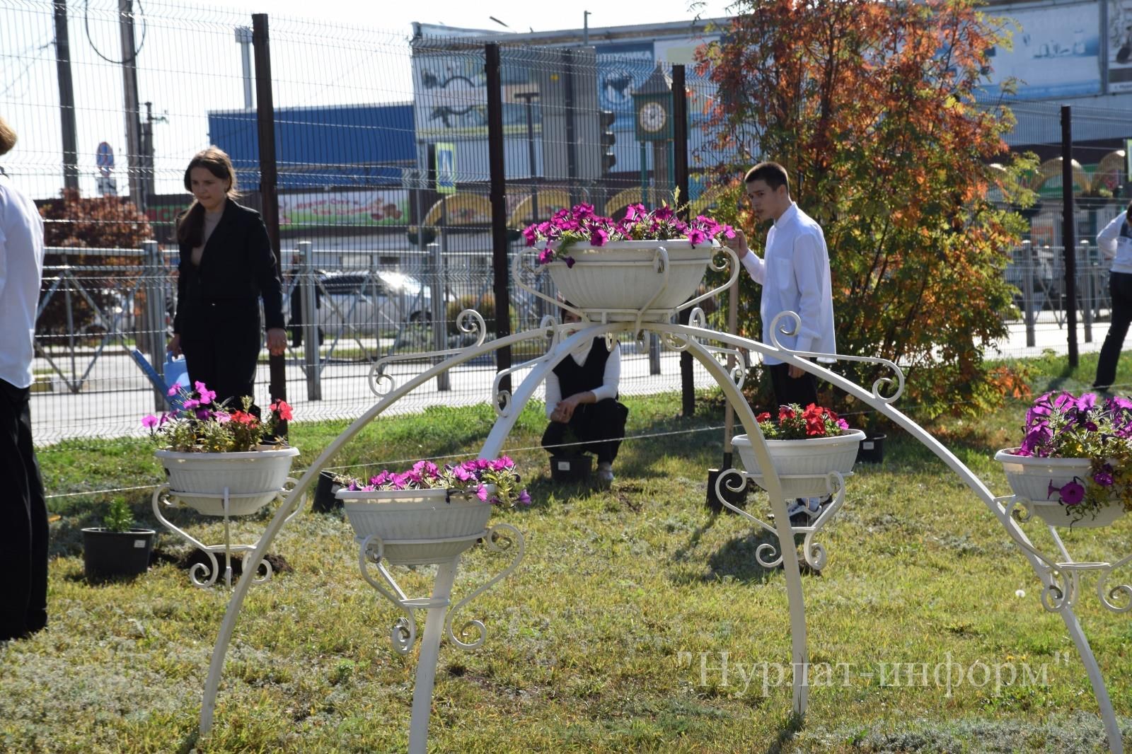 В честь 60-летнего юбилея Нурлатской городской школы №1 заложена Аллея учителей