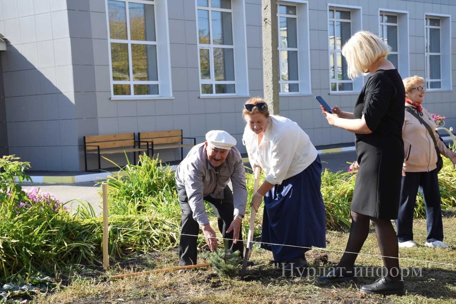 В честь 60-летнего юбилея Нурлатской городской школы №1 заложена Аллея учителей