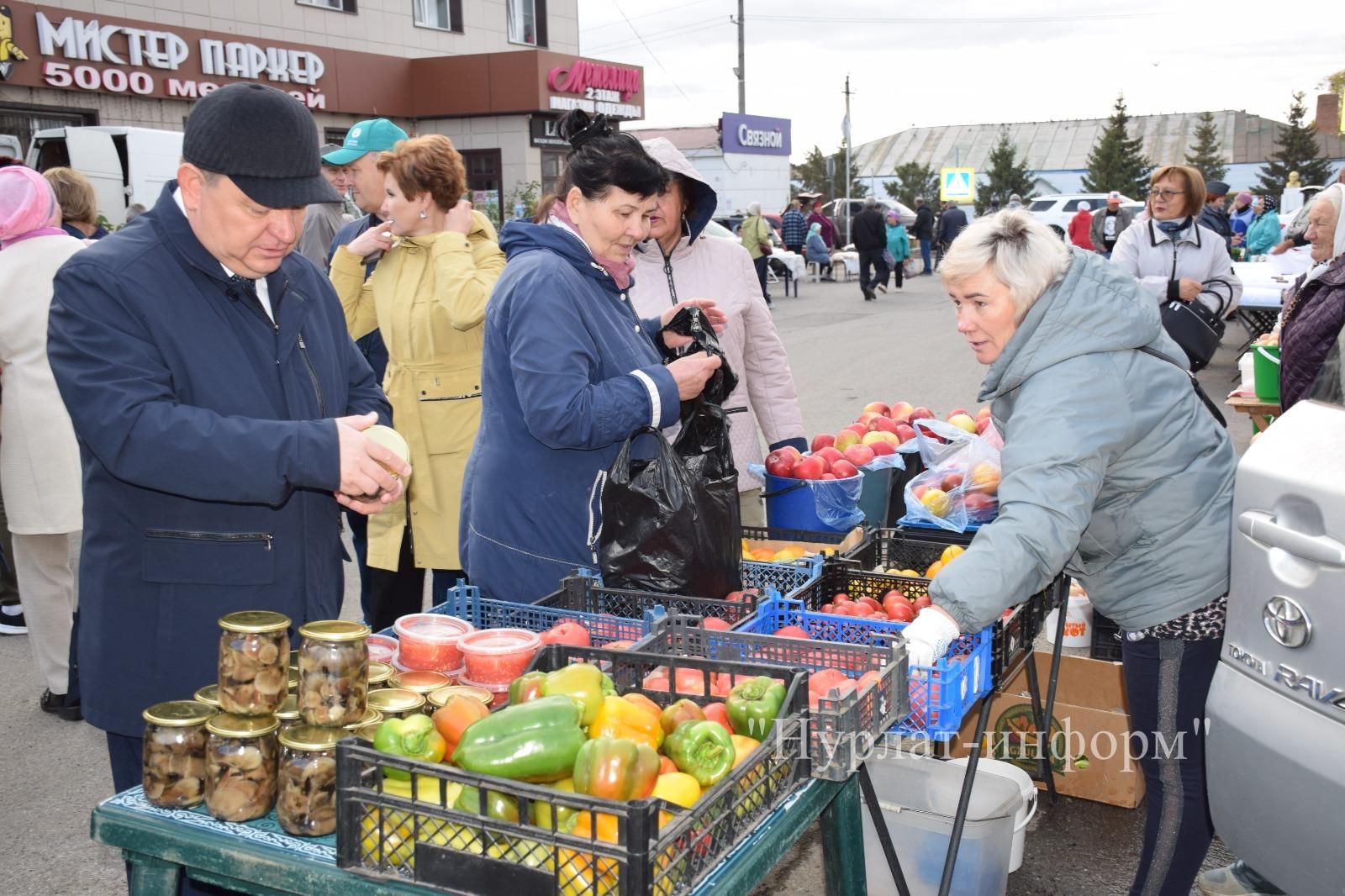 В Нурлате первая осенняя ярмарка посвящена Дню пожилого человека