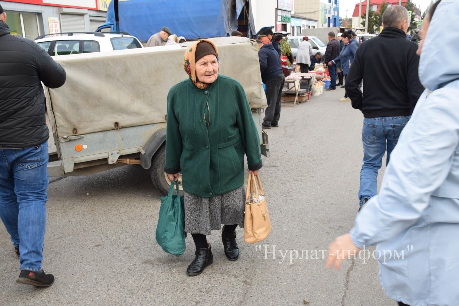 В Нурлате первая осенняя ярмарка посвящена Дню пожилого человека