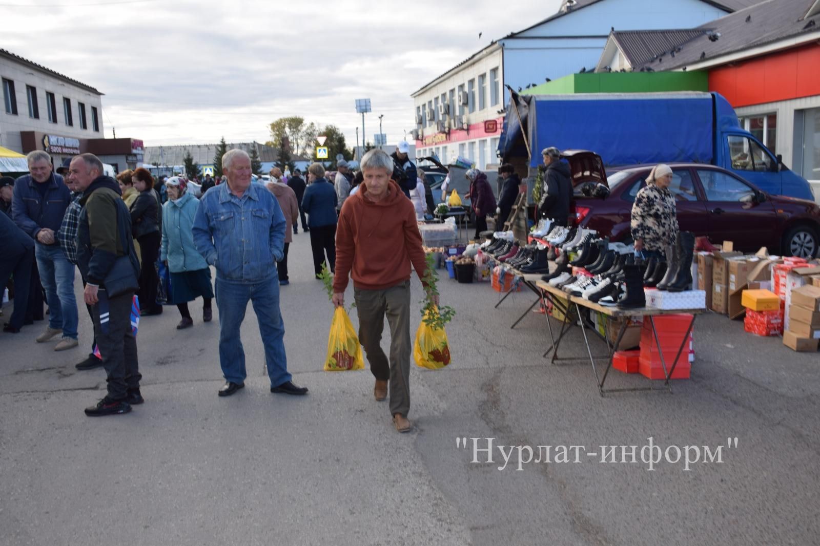 В Нурлате первая осенняя ярмарка посвящена Дню пожилого человека