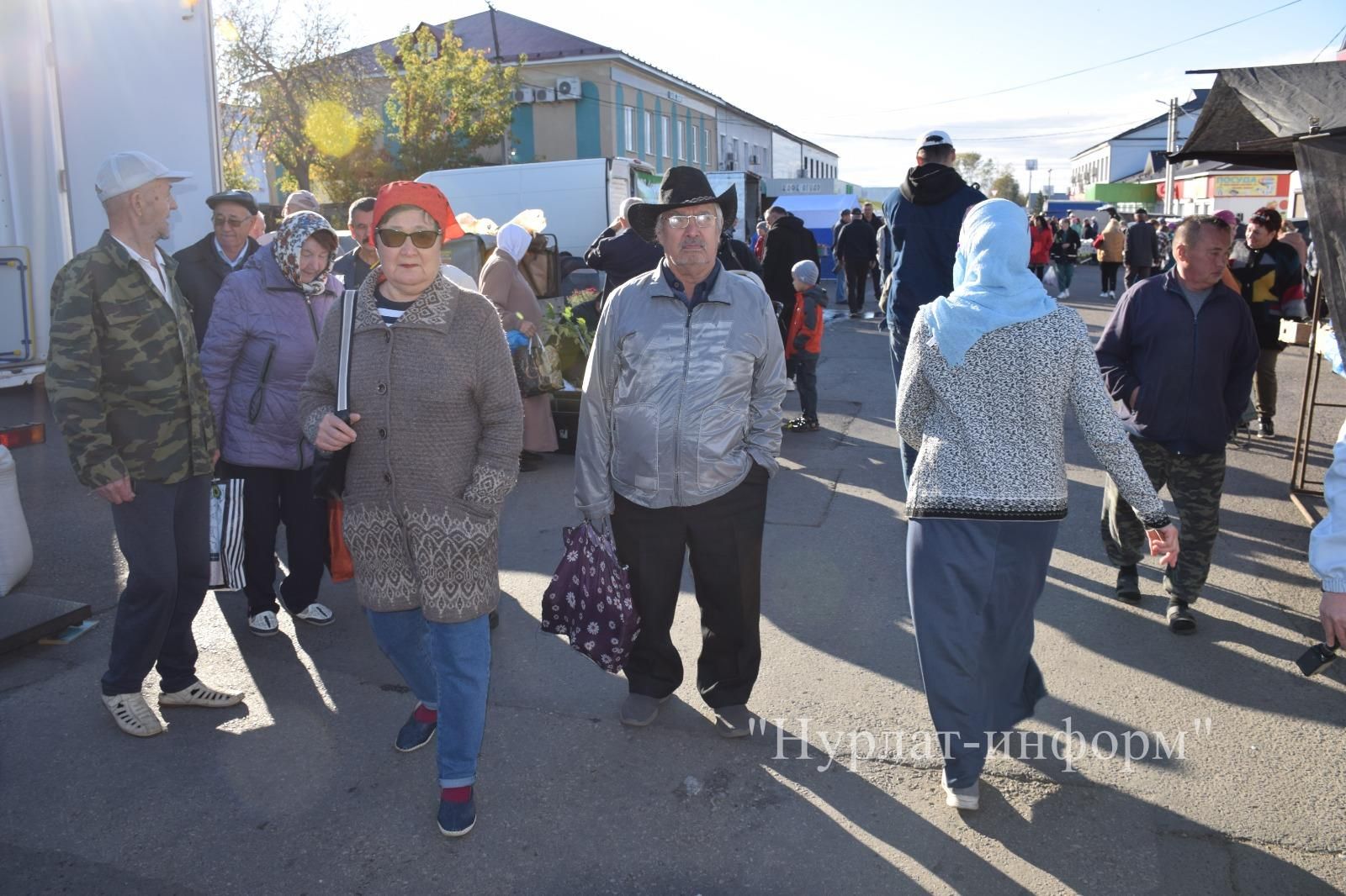 В Нурлате первая осенняя ярмарка посвящена Дню пожилого человека