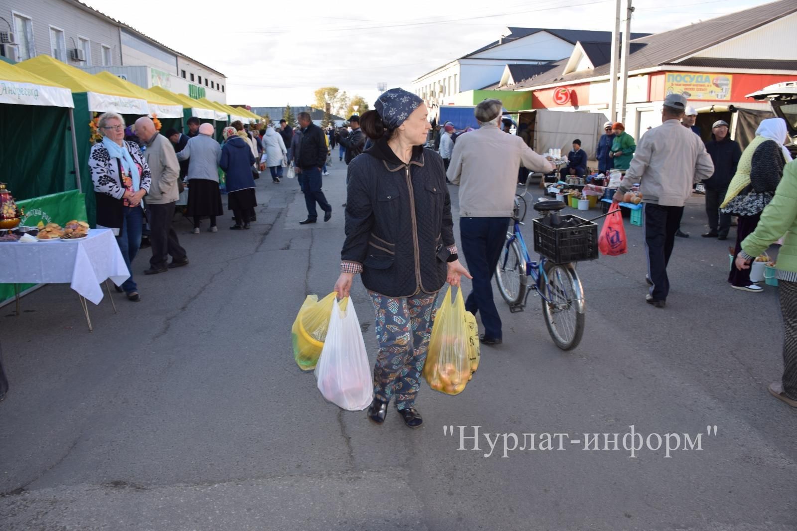 В Нурлате первая осенняя ярмарка посвящена Дню пожилого человека