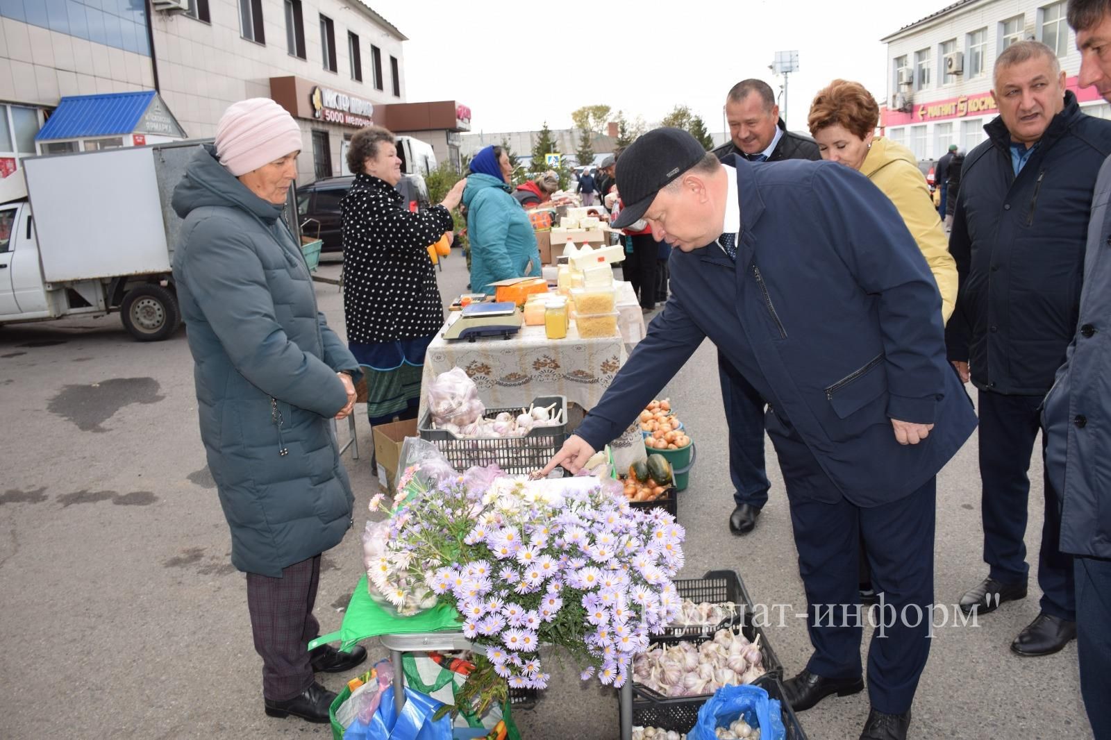 В Нурлате первая осенняя ярмарка посвящена Дню пожилого человека