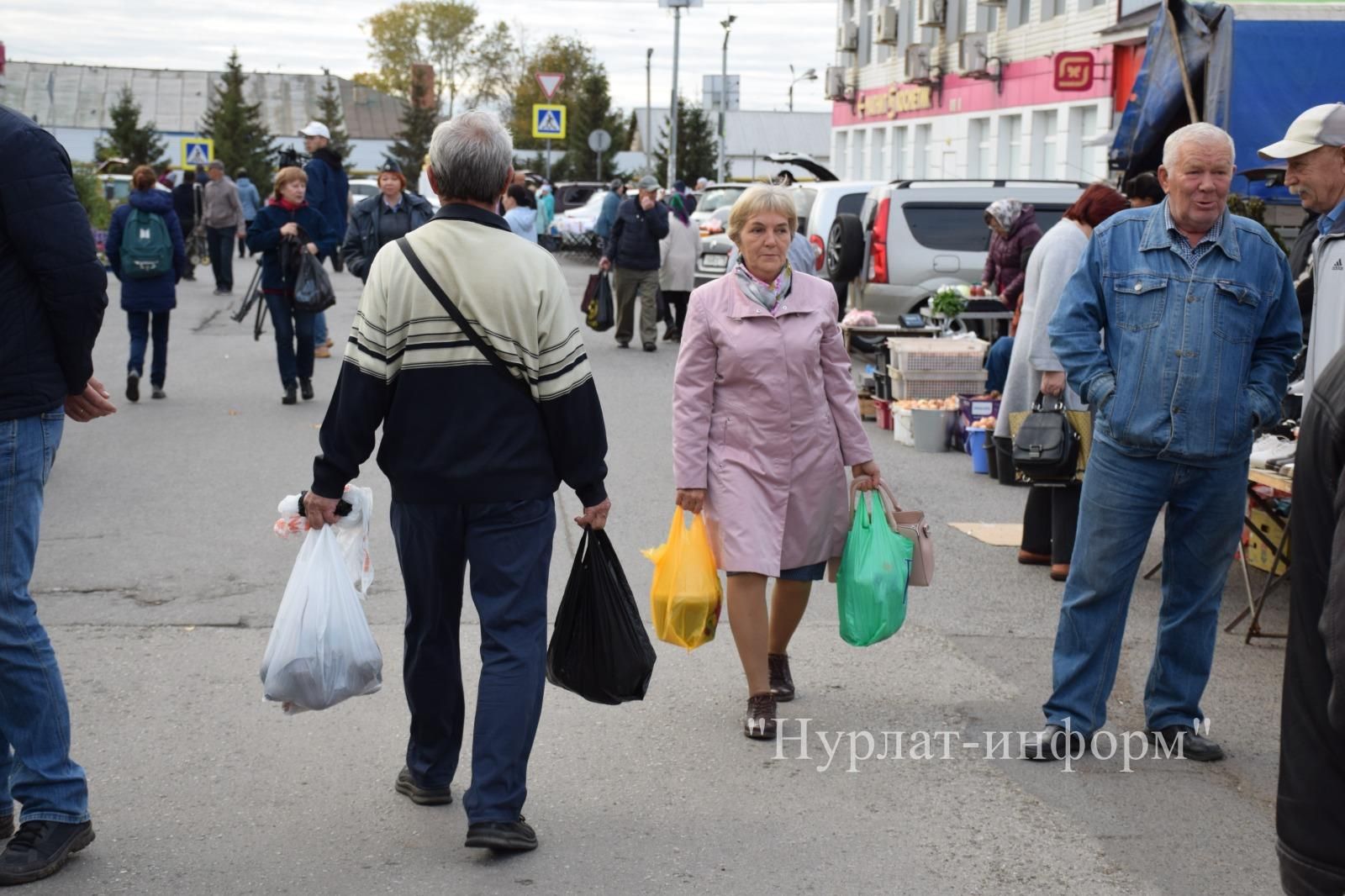 В Нурлате первая осенняя ярмарка посвящена Дню пожилого человека