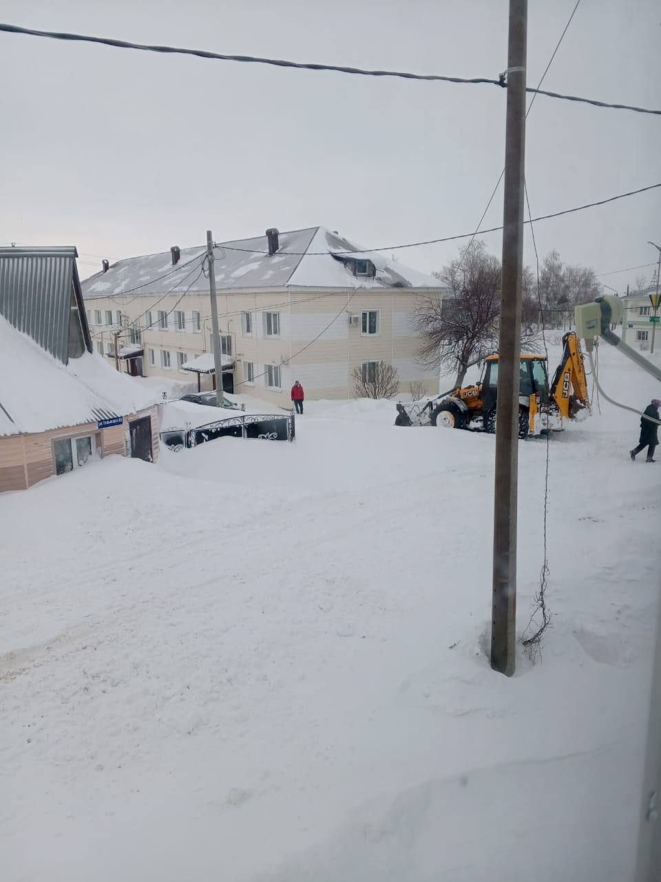 Дамир Ишкинеев поблагодарил нурлатцев, участвующих в уборке снега