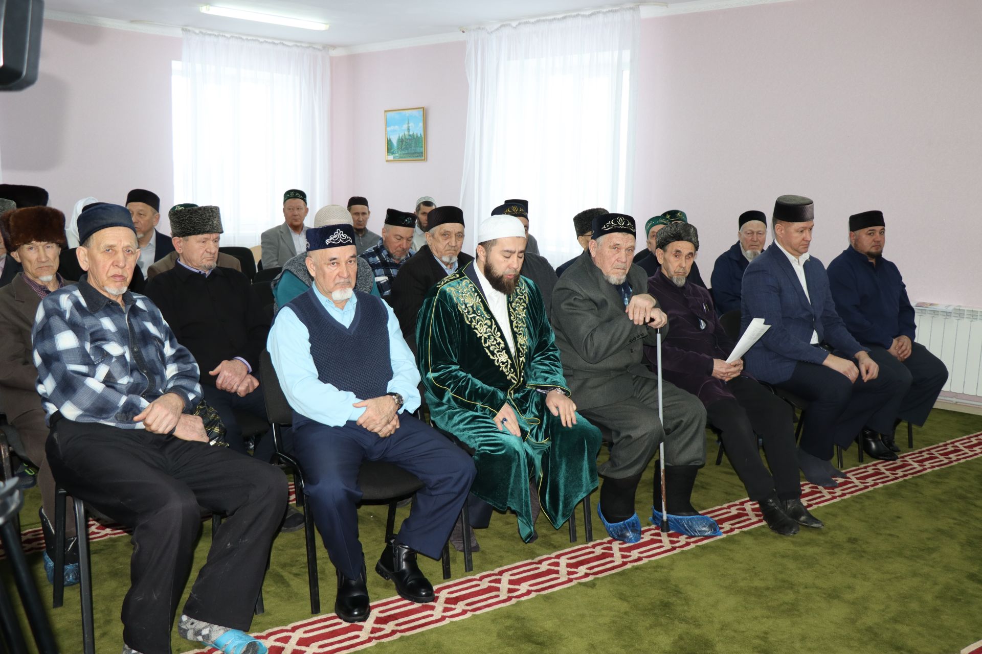 Временно исполняющим обязанности имам-мухтасиба Нурлатского района назначен Руслан хазрат Фархутдинов
