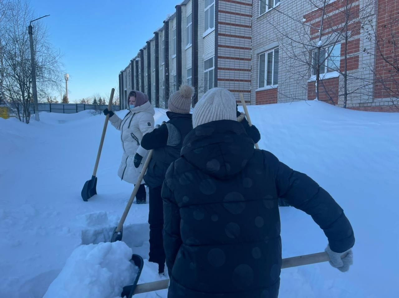 Нурлатские студенты приходят на помощь