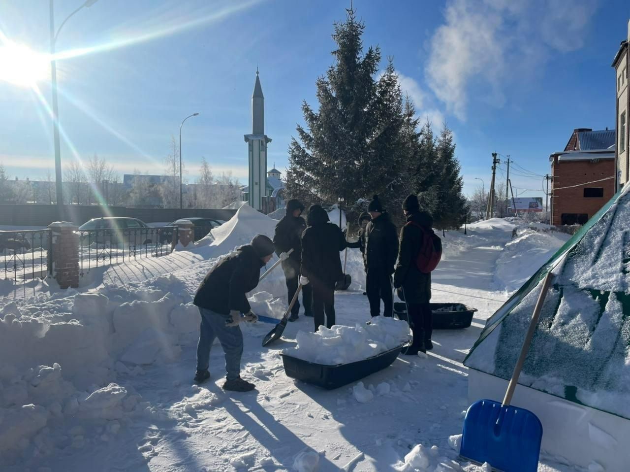 Нурлатские студенты приходят на помощь