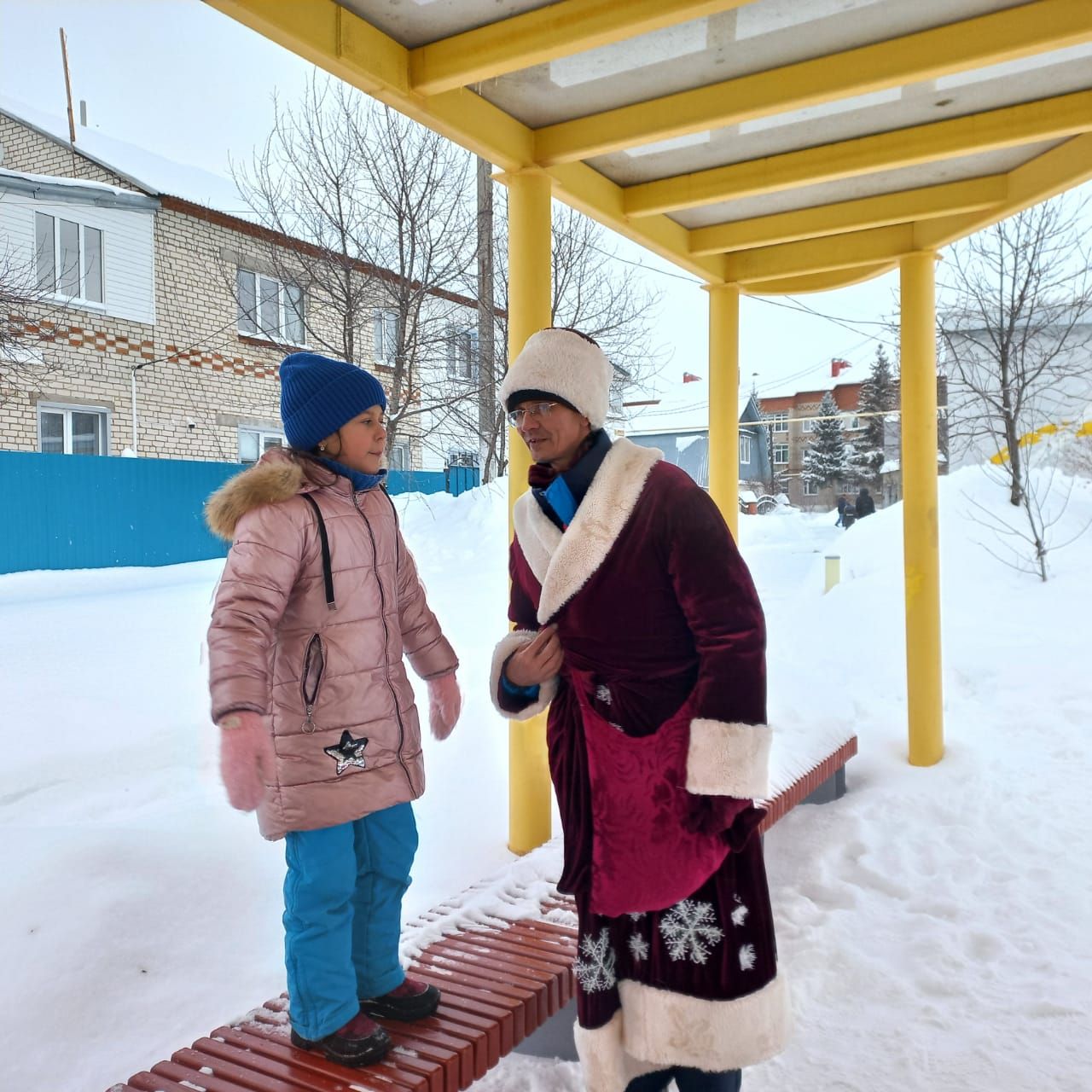 Юные нурлатцы с удовольствием принимают участие в «Зимних забавах»