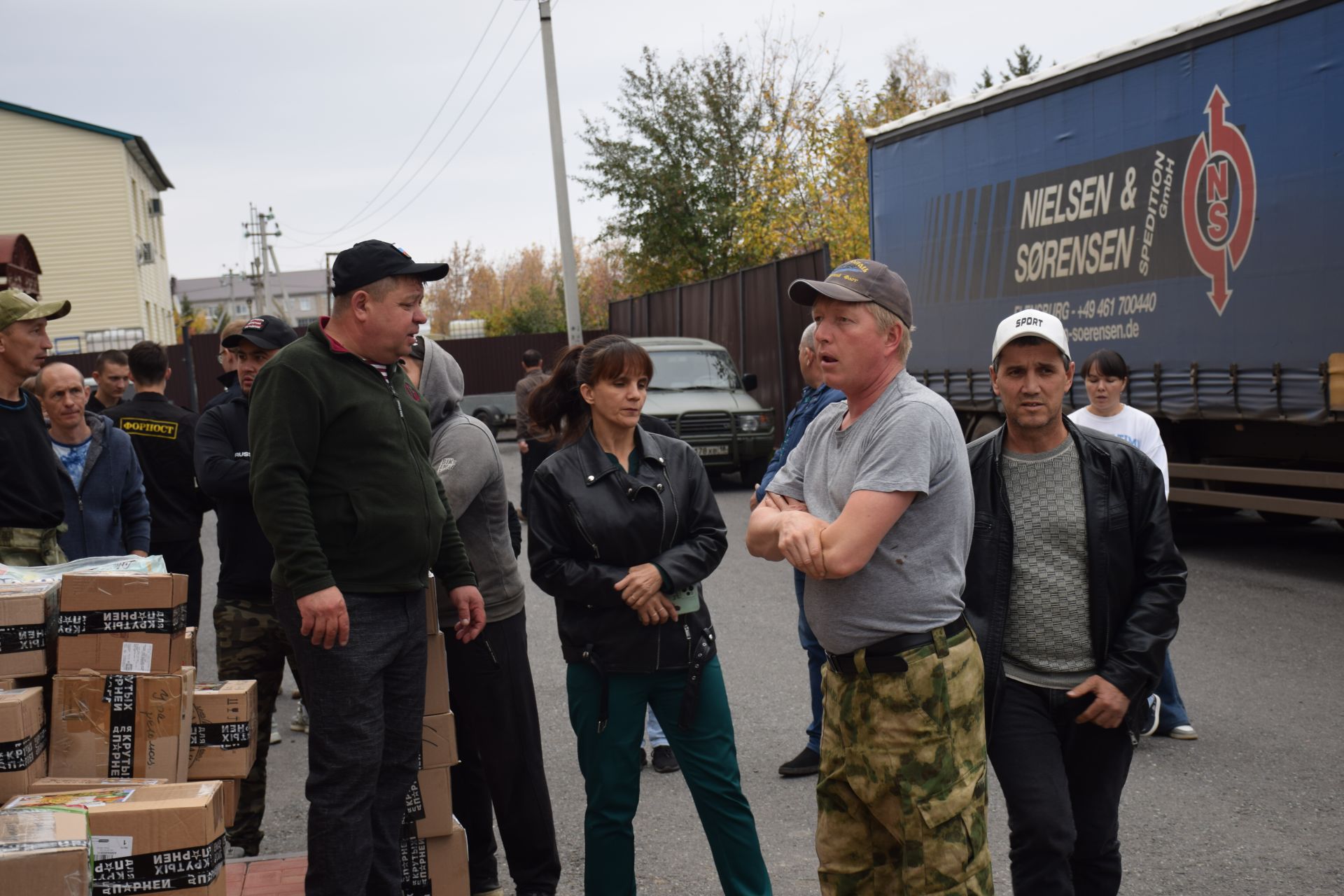 Глава района Дамир Ишкинеев вместе с «Боевым братством» отвез в зону СВО гуманитарный груз