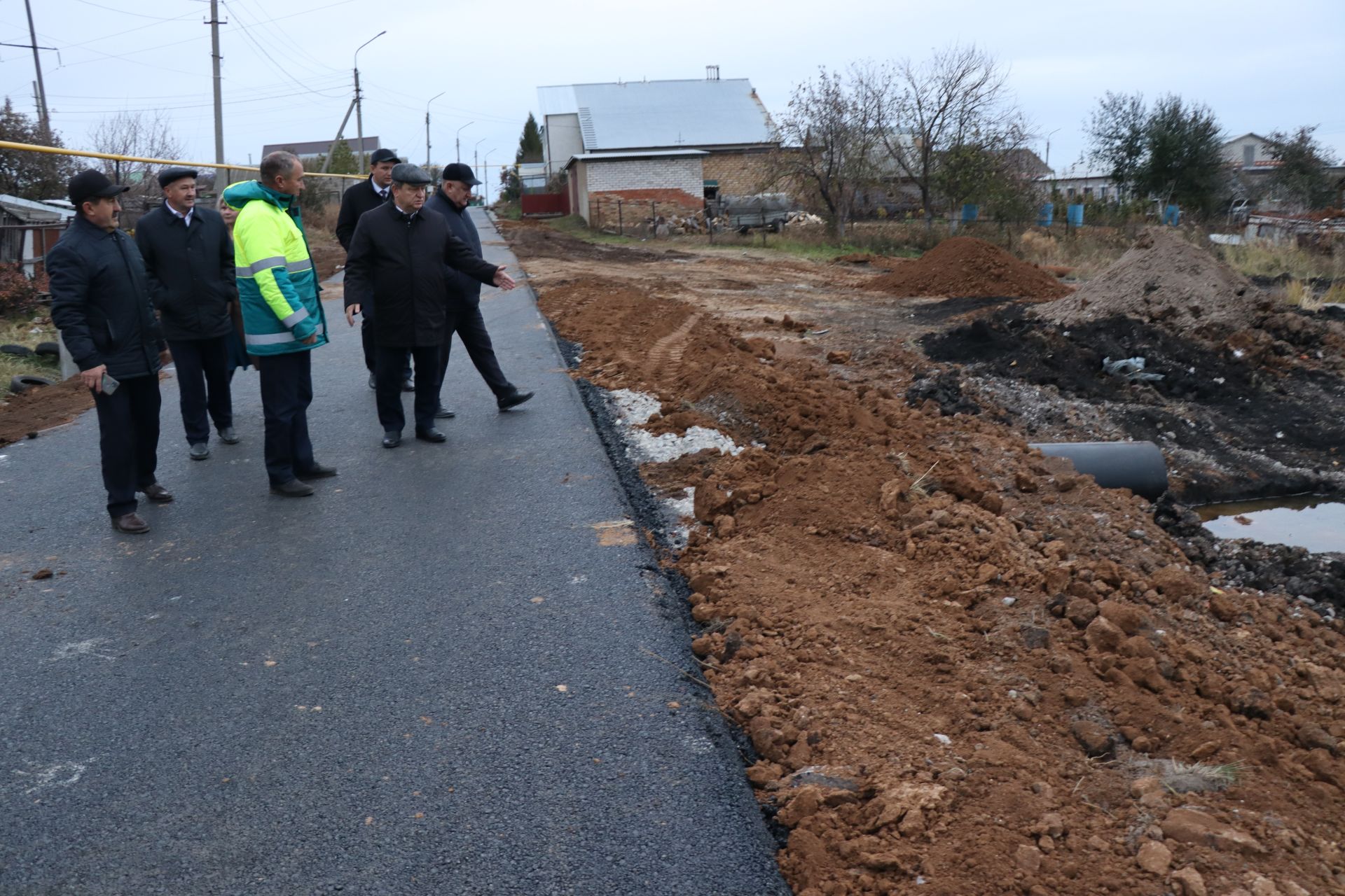 Глава Нурлатского района ознакомился с качеством дорожных работ