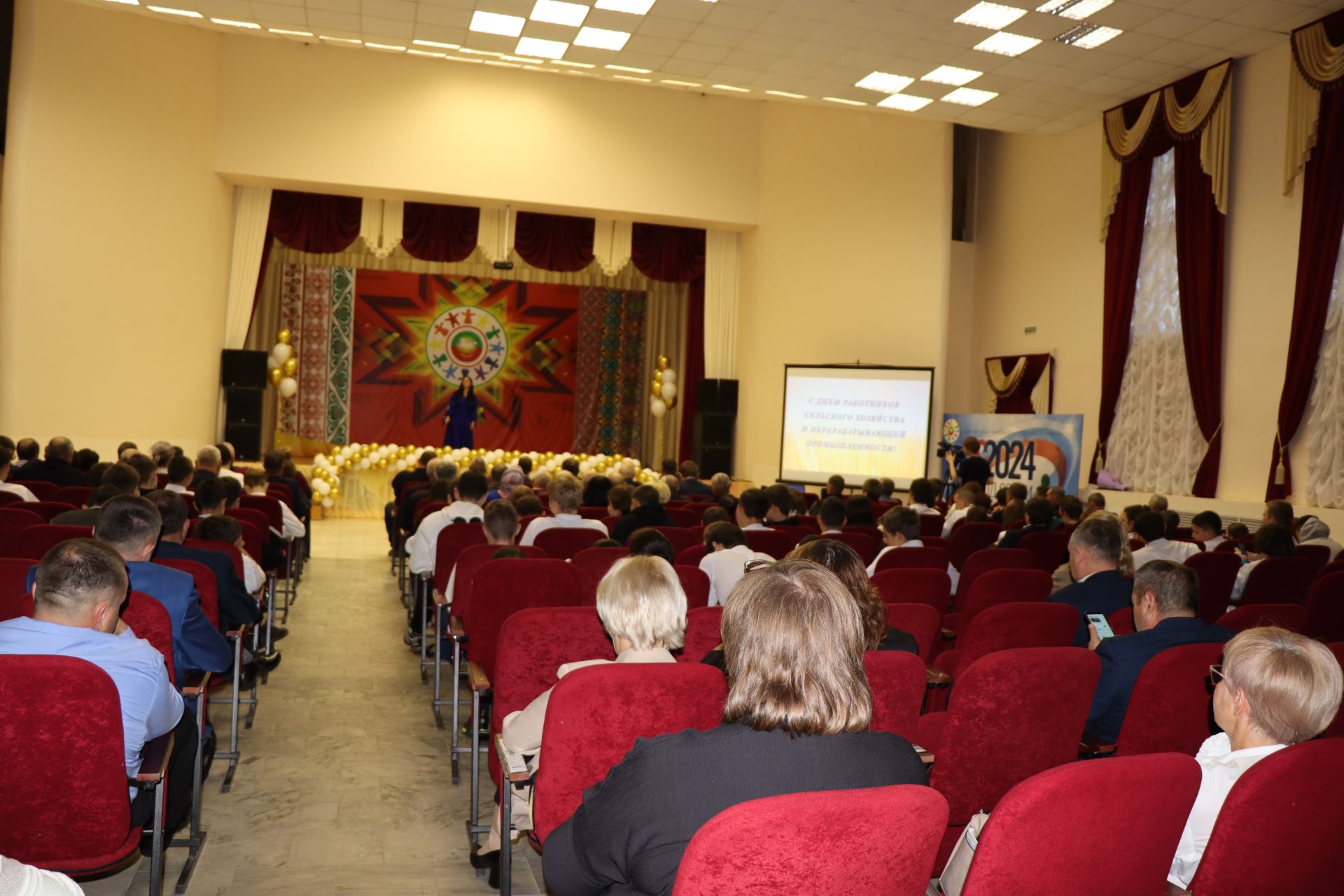 В Нурлатском районе чествовали передовиков сельского хозяйства и перерабатывающей промышленности