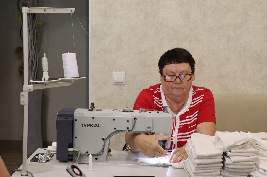 Нурлатские волонтеры организовали на дому мастерскую по пошиву носилок-волокуш для бойцов СВО