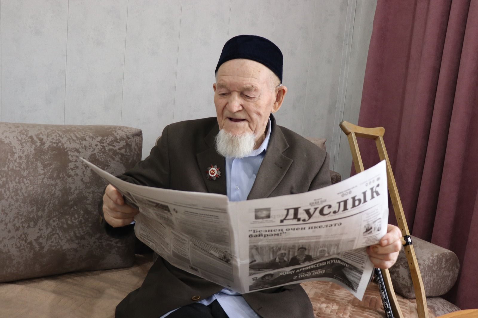 Дамир Ишкинеев поздравил 99-летнего участника войны Каима Самигуллина в Декаду пожилых людей