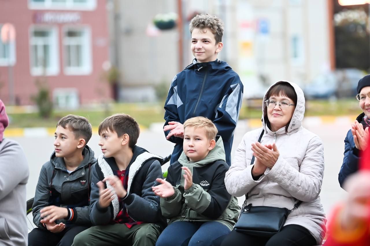 В Нурлате пели песни под дождём