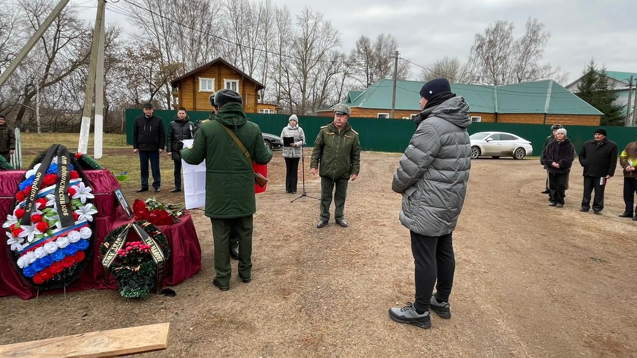 В поселке Заречный Нурлатского района простились с участником СВО