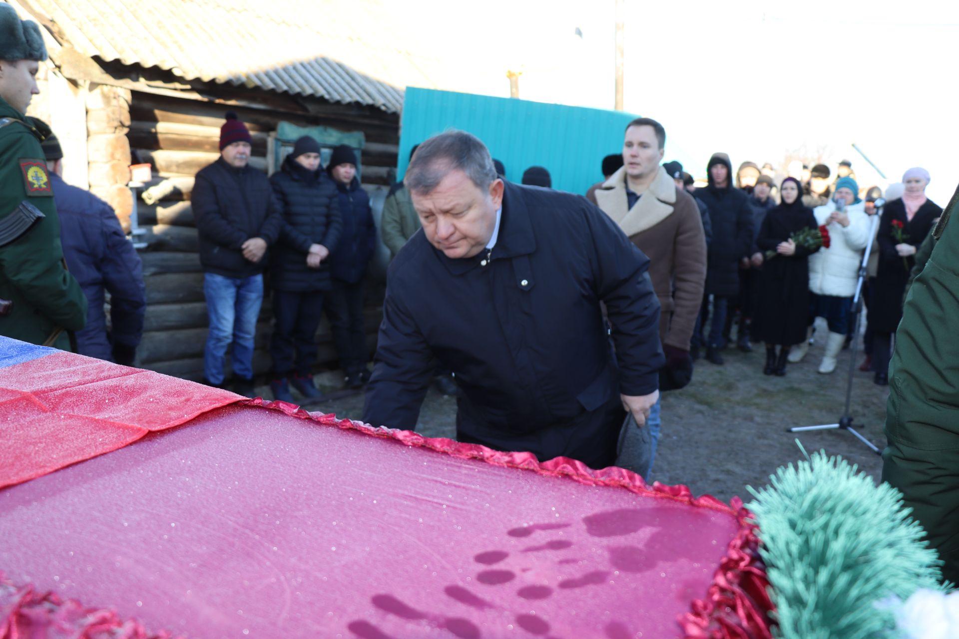 В селе Бурметьево Нурлатского района проводили в последний путь Ахметова Ильфата