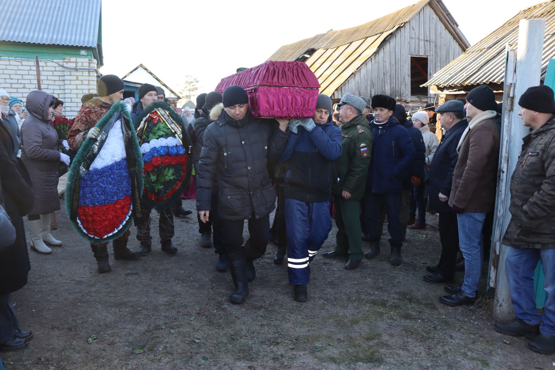 В селе Бурметьево Нурлатского района проводили в последний путь Ахметова Ильфата