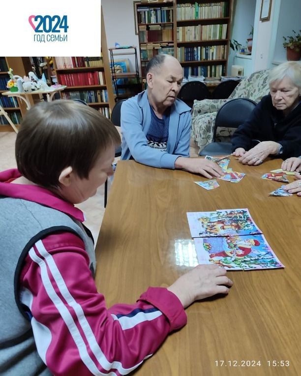 Жители Нурлатского дома-интерната узнали о традициях празднования Нового года