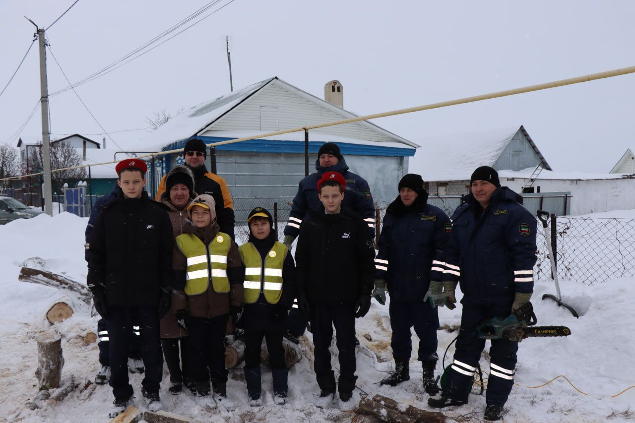 На днях сотрудники учреждения «Безопасность дорожного движения» организовали волонтерский десант в Курманаево