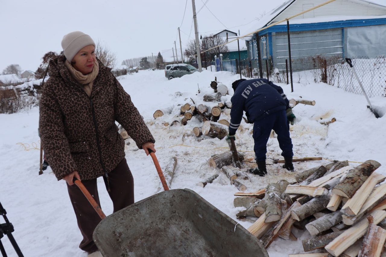 На днях сотрудники учреждения «Безопасность дорожного движения» организовали волонтерский десант в Курманаево