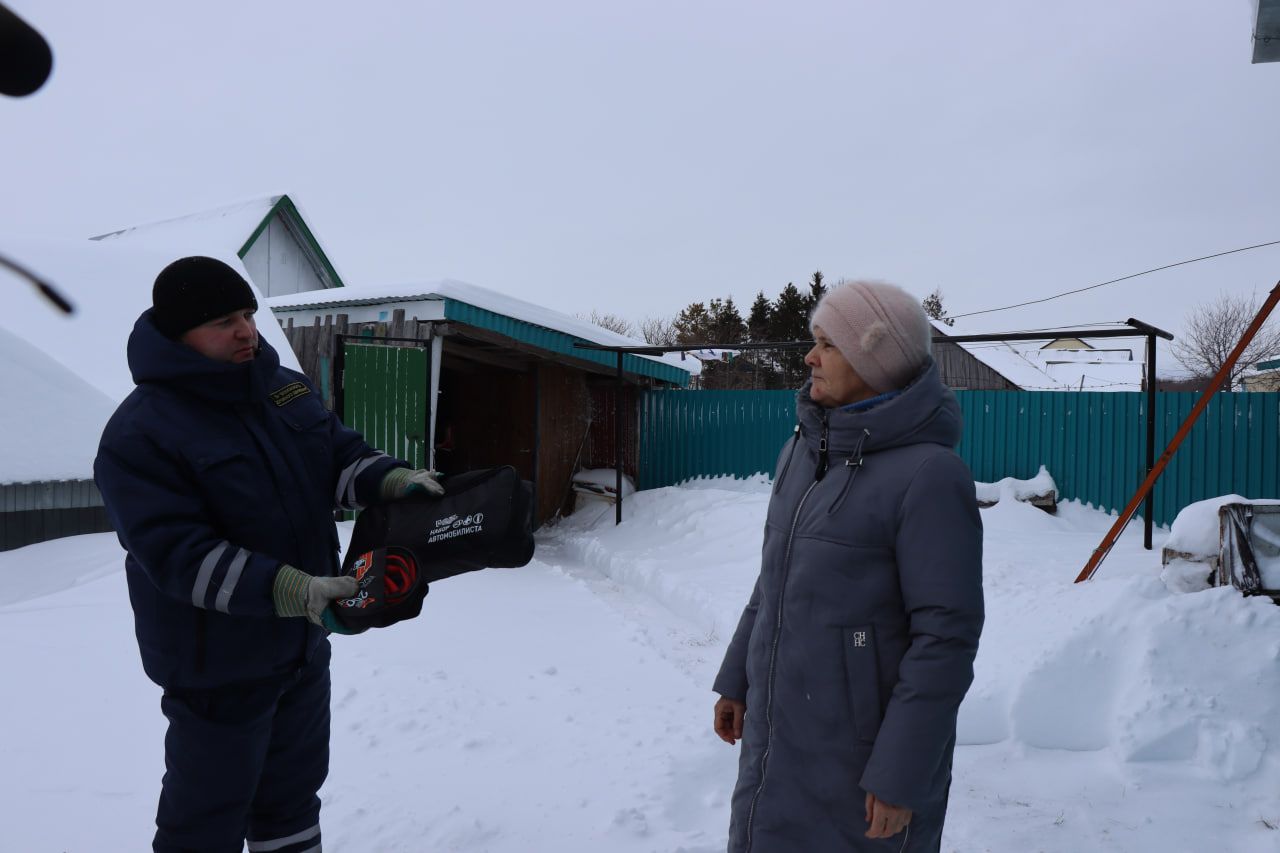 На днях сотрудники учреждения «Безопасность дорожного движения» организовали волонтерский десант в Курманаево