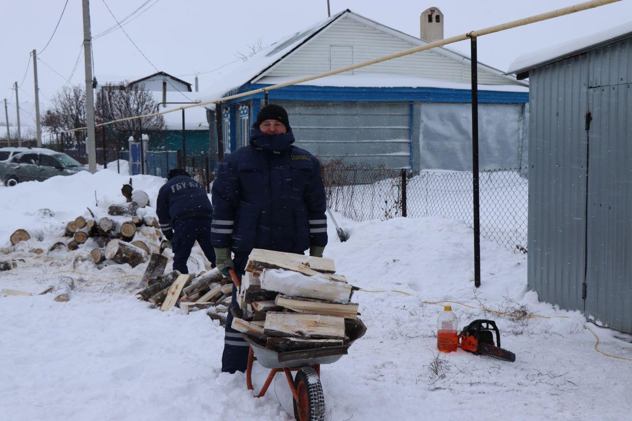 На днях сотрудники учреждения «Безопасность дорожного движения» организовали волонтерский десант в Курманаево