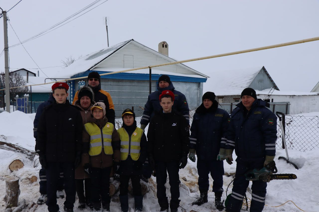 На днях сотрудники учреждения «Безопасность дорожного движения» организовали волонтерский десант в Курманаево