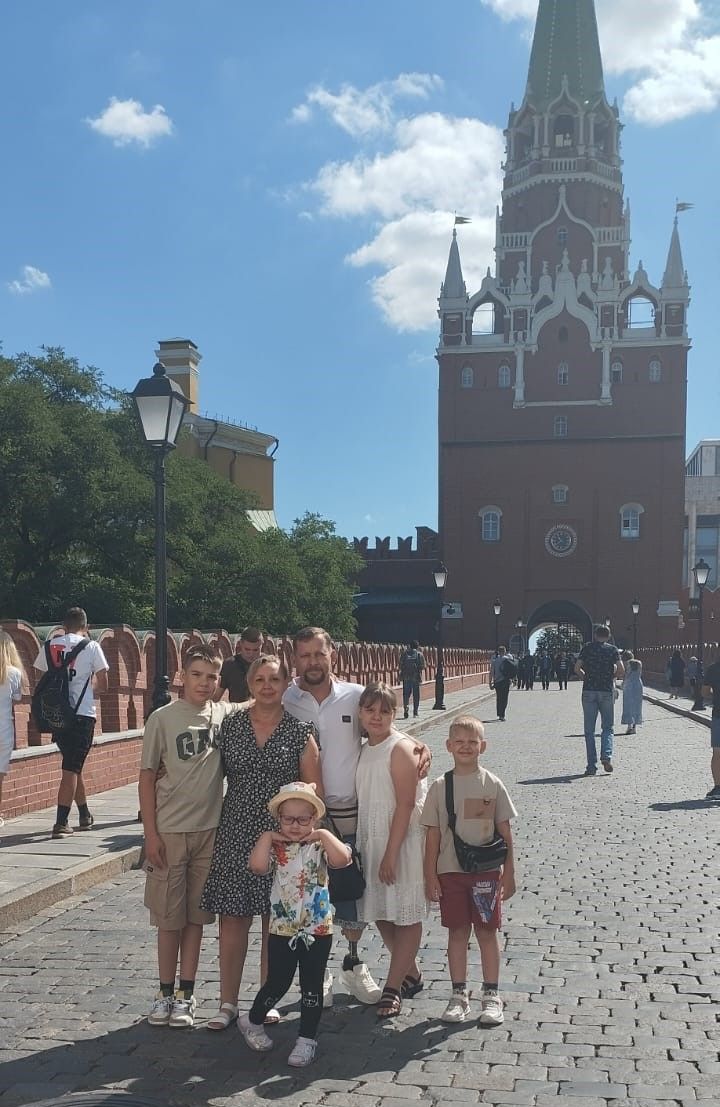 Многодетный участник СВО с позывным Батя, несмотря на ампутацию ноги, ведет активный образ жизни