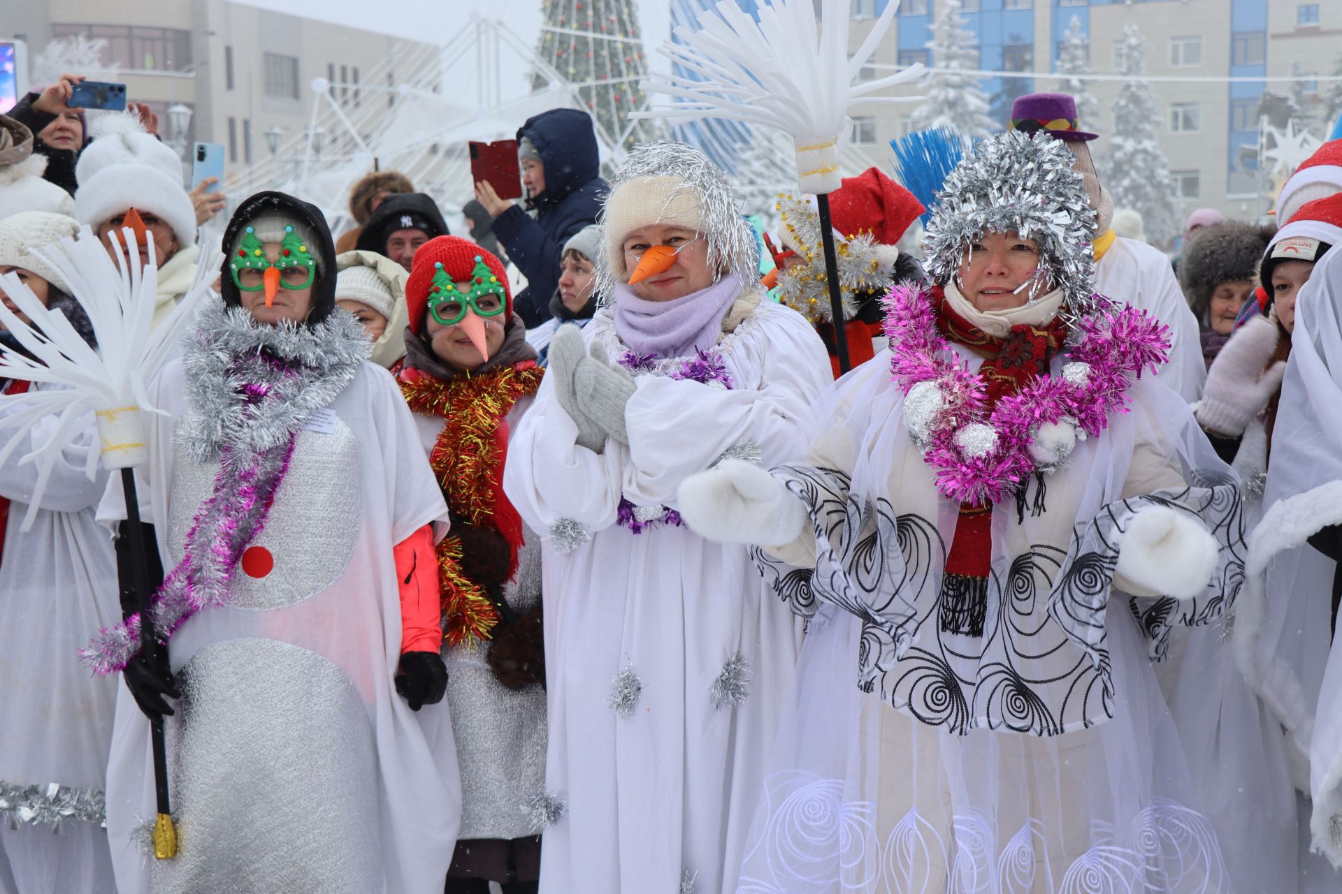 В Нурлате состоялся фестиваль креативных санок «СаниFest» (фоторепортаж)