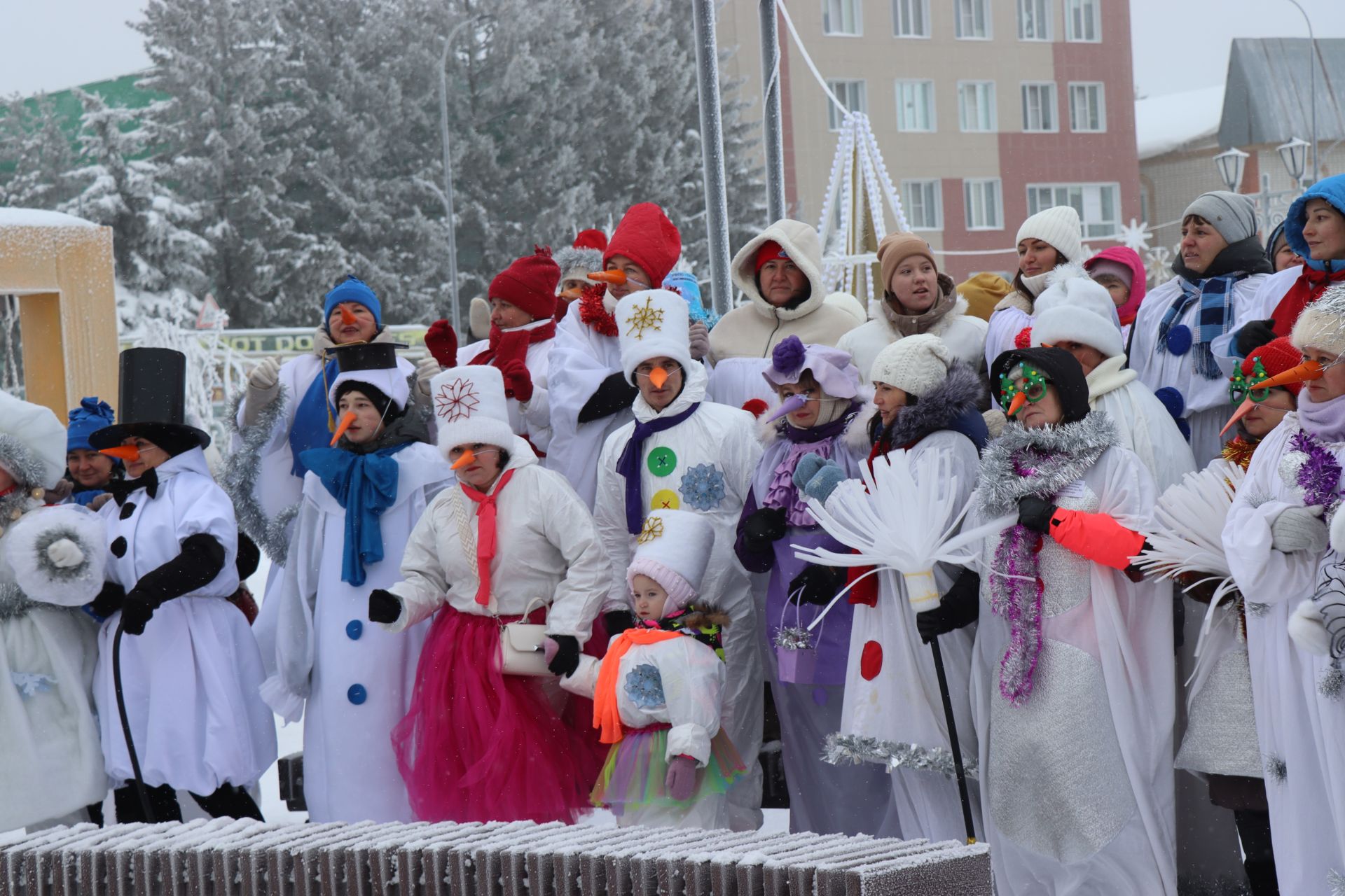 В Нурлате состоялся фестиваль креативных санок «СаниFest» (фоторепортаж)