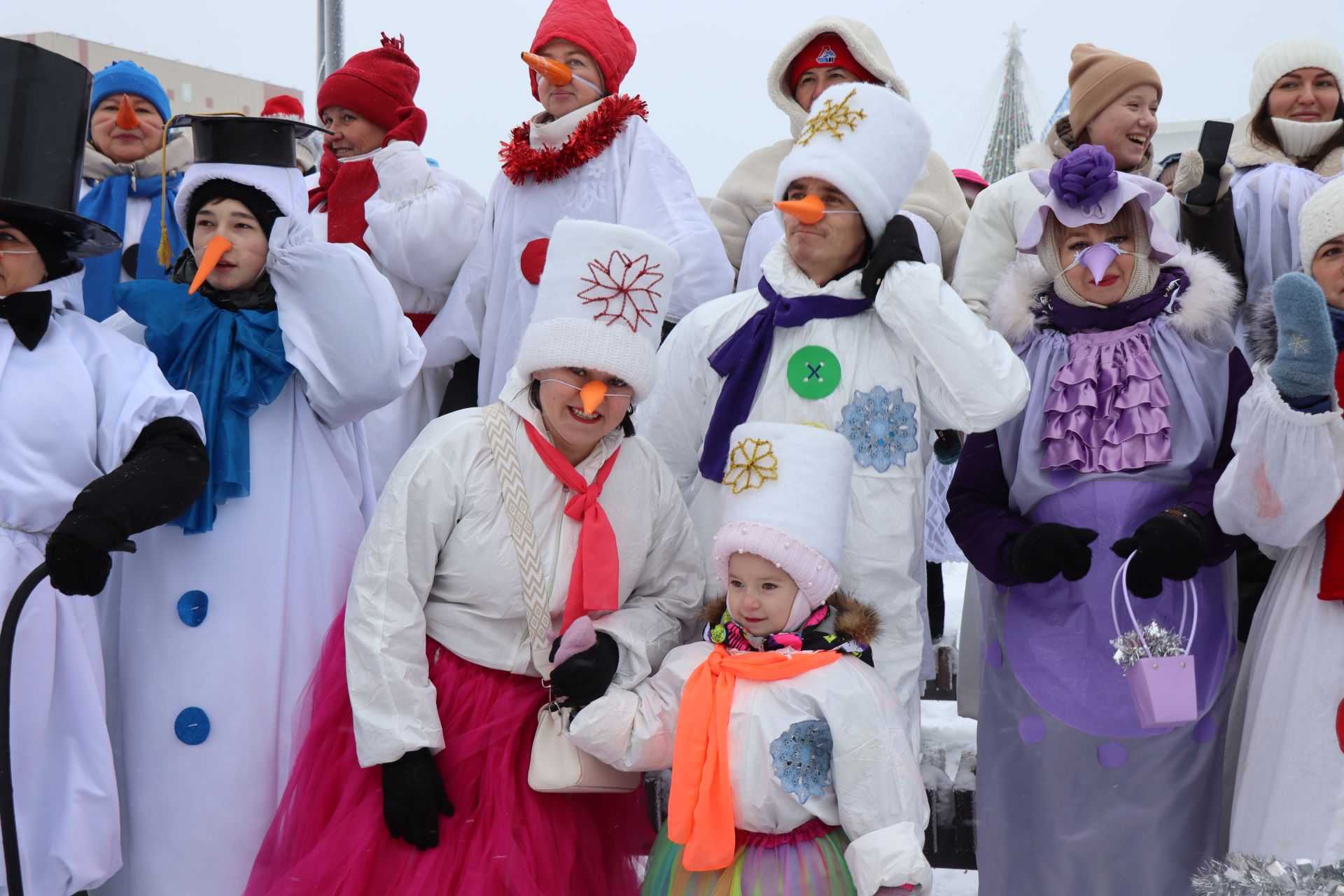 В Нурлате состоялся фестиваль креативных санок «СаниFest» (фоторепортаж)