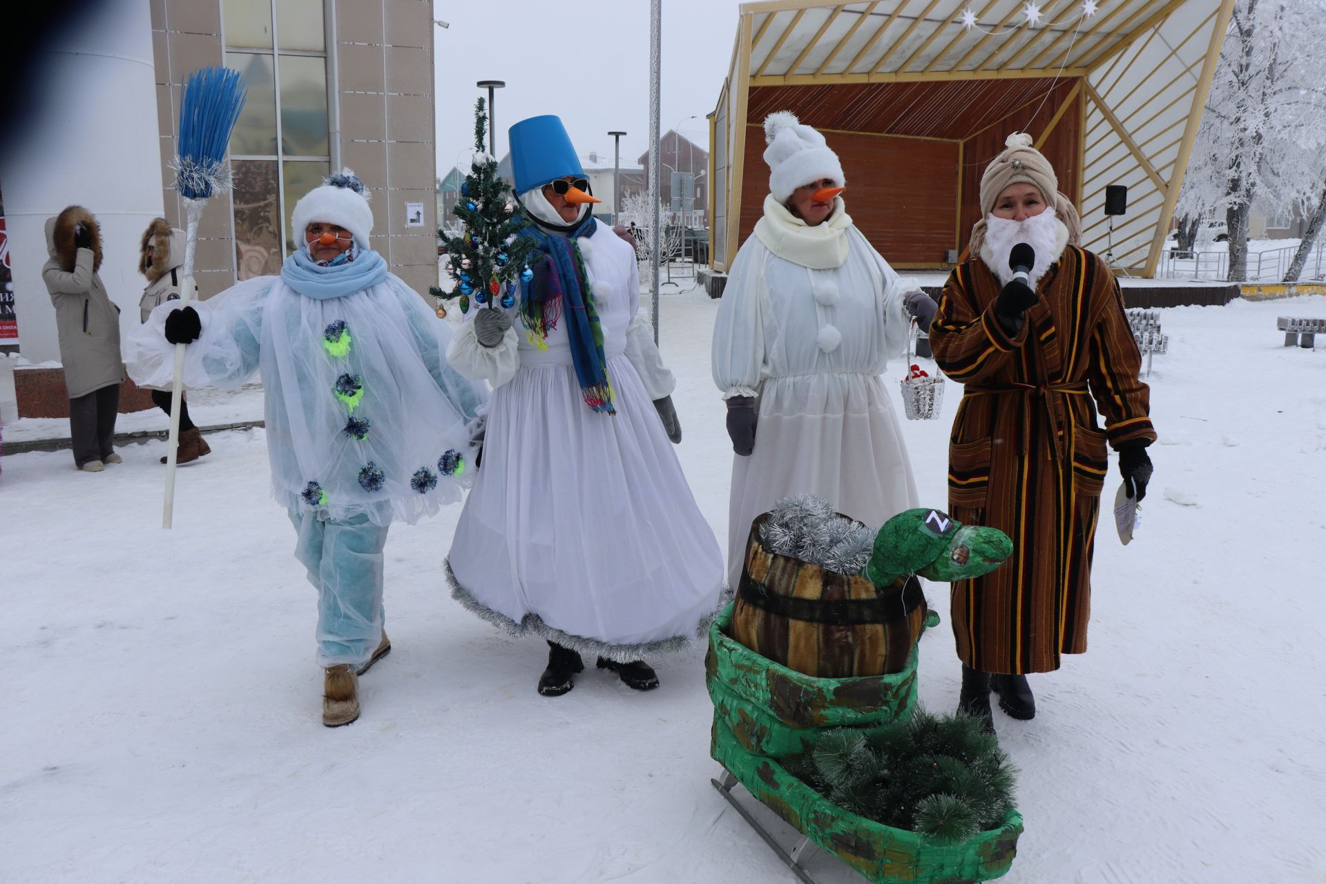 В Нурлате состоялся фестиваль креативных санок «СаниFest» (фоторепортаж)