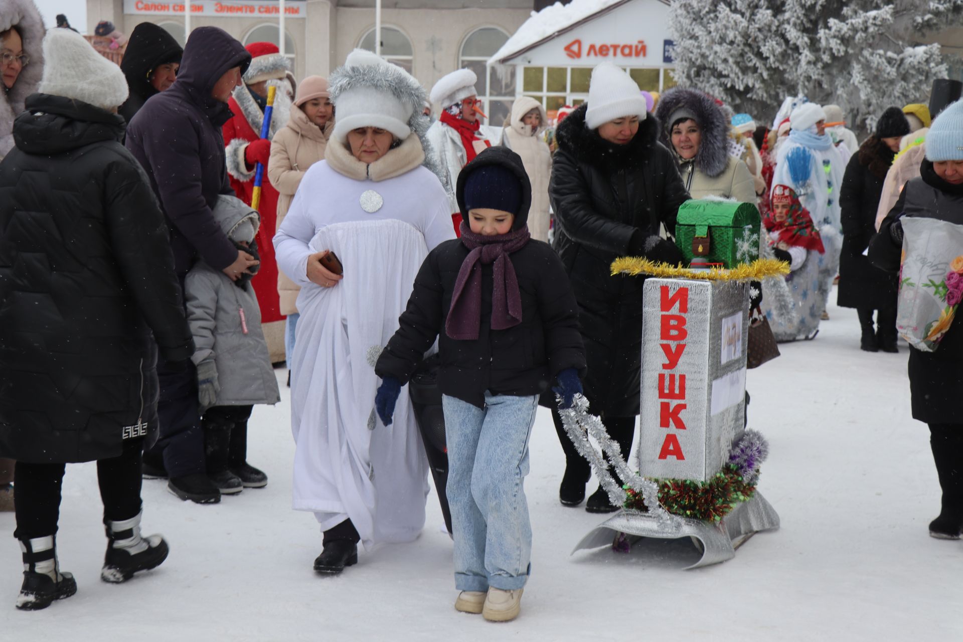 В Нурлате состоялся фестиваль креативных санок «СаниFest» (фоторепортаж)