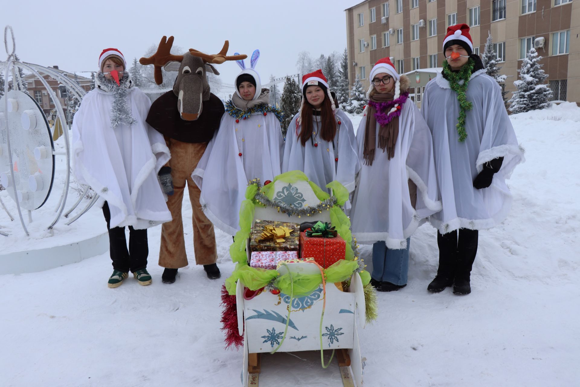 В Нурлате состоялся фестиваль креативных санок «СаниFest» (фоторепортаж)