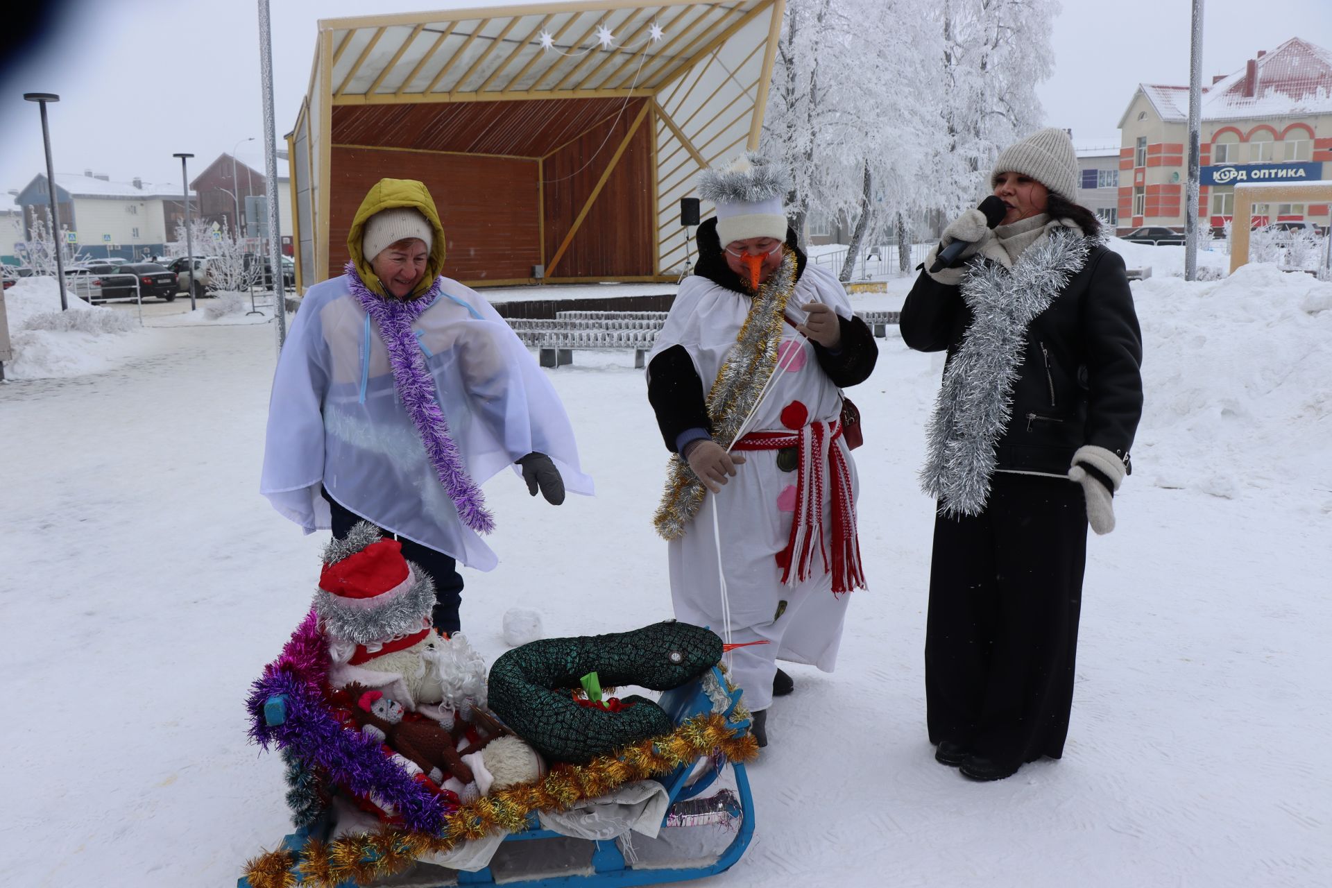 В Нурлате состоялся фестиваль креативных санок «СаниFest» (фоторепортаж)