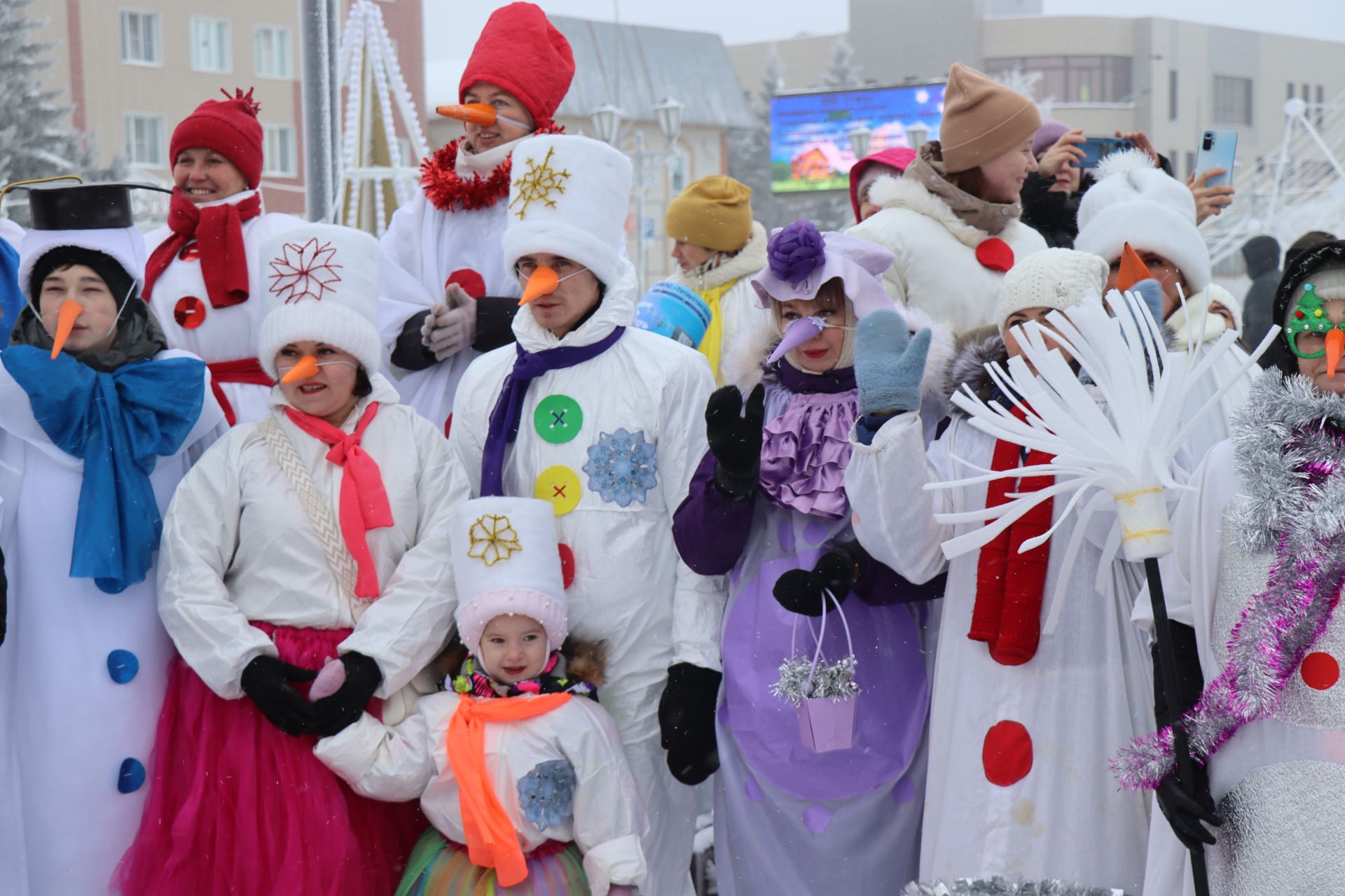 В Нурлате состоялся фестиваль креативных санок «СаниFest» (фоторепортаж)