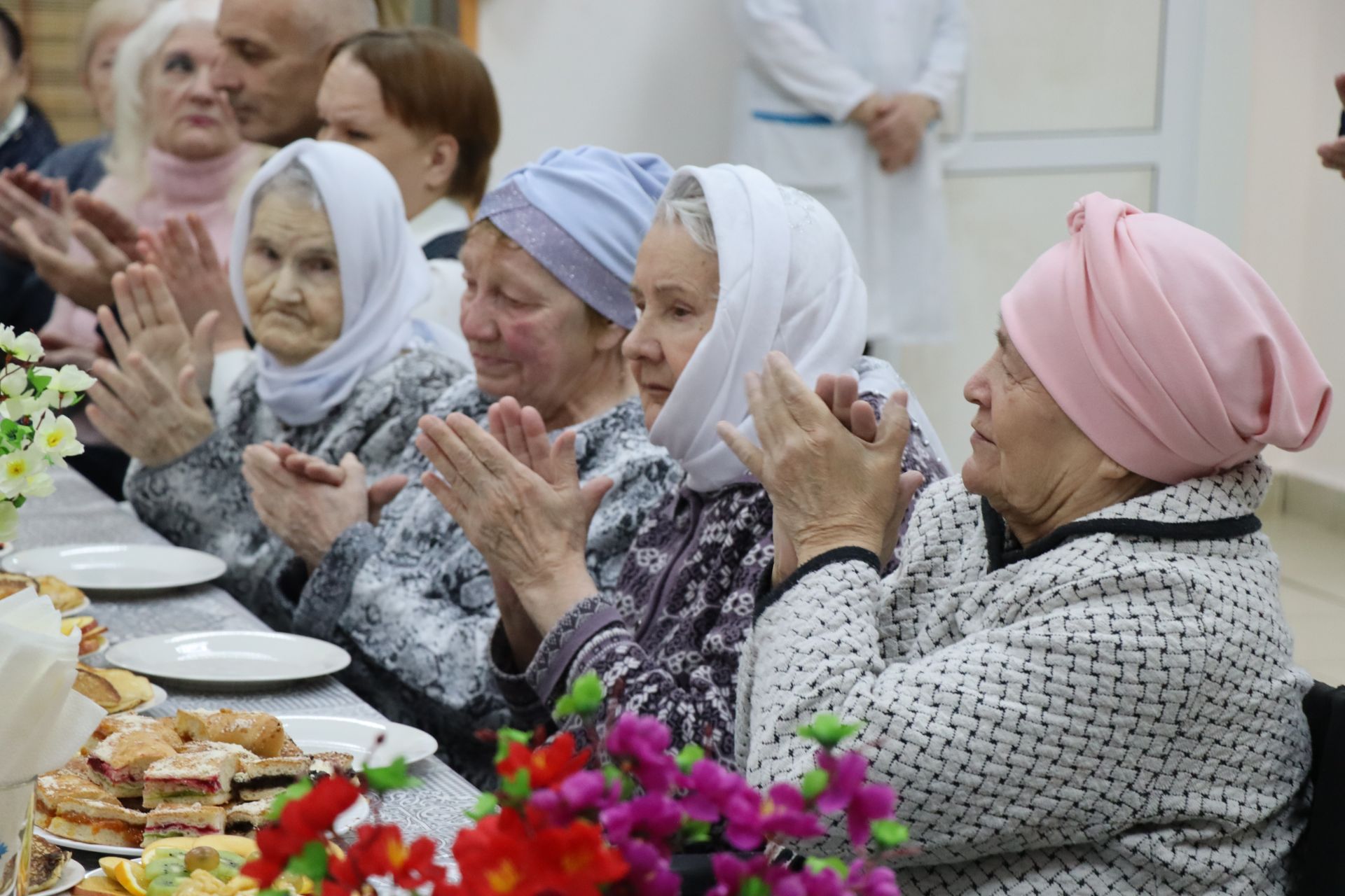 Жители Нурлатского дома-интерната получили подарки в декаду инвалидов