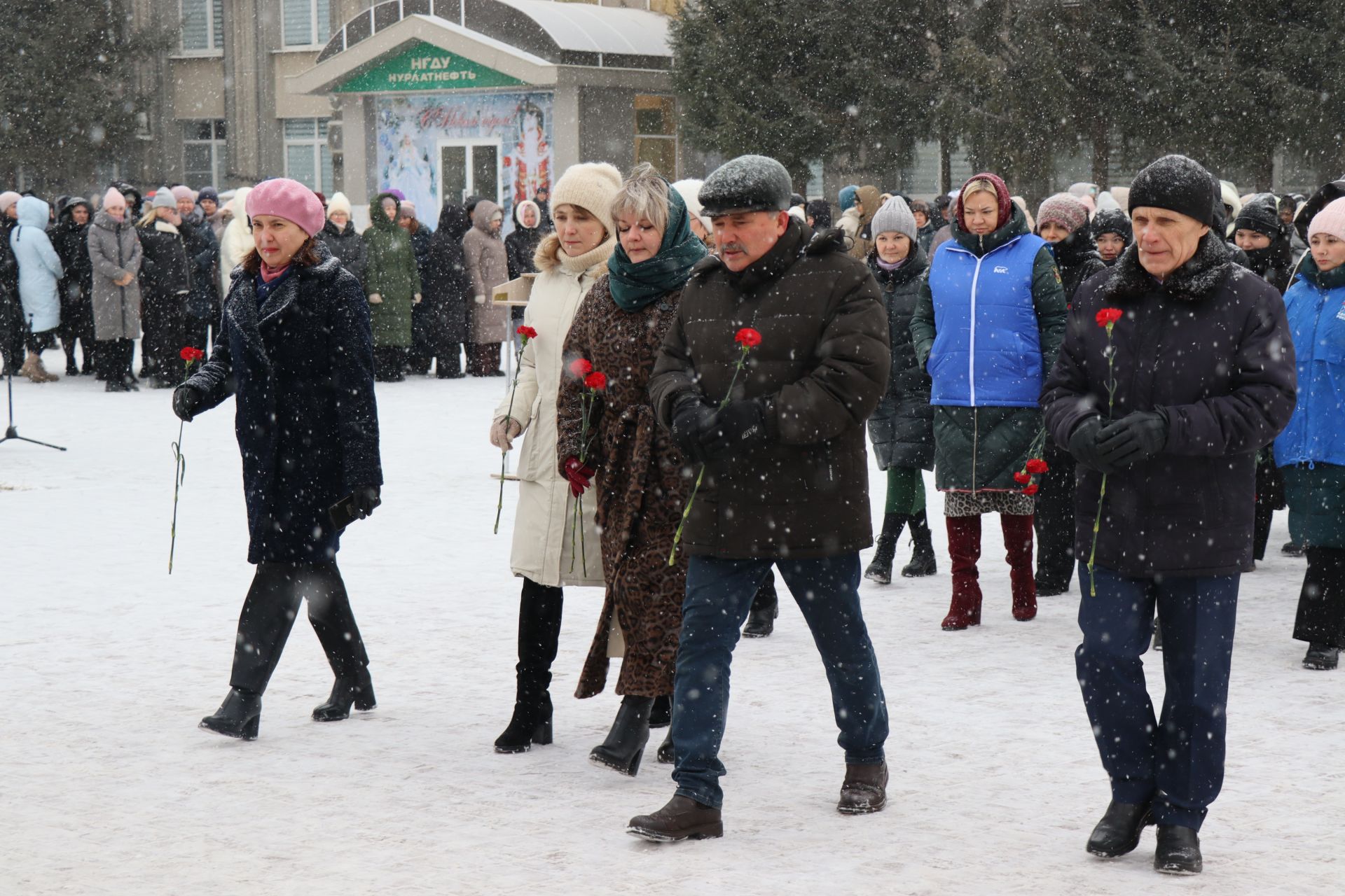 В Нурлате в День героев Отечества прошел торжественный митинг