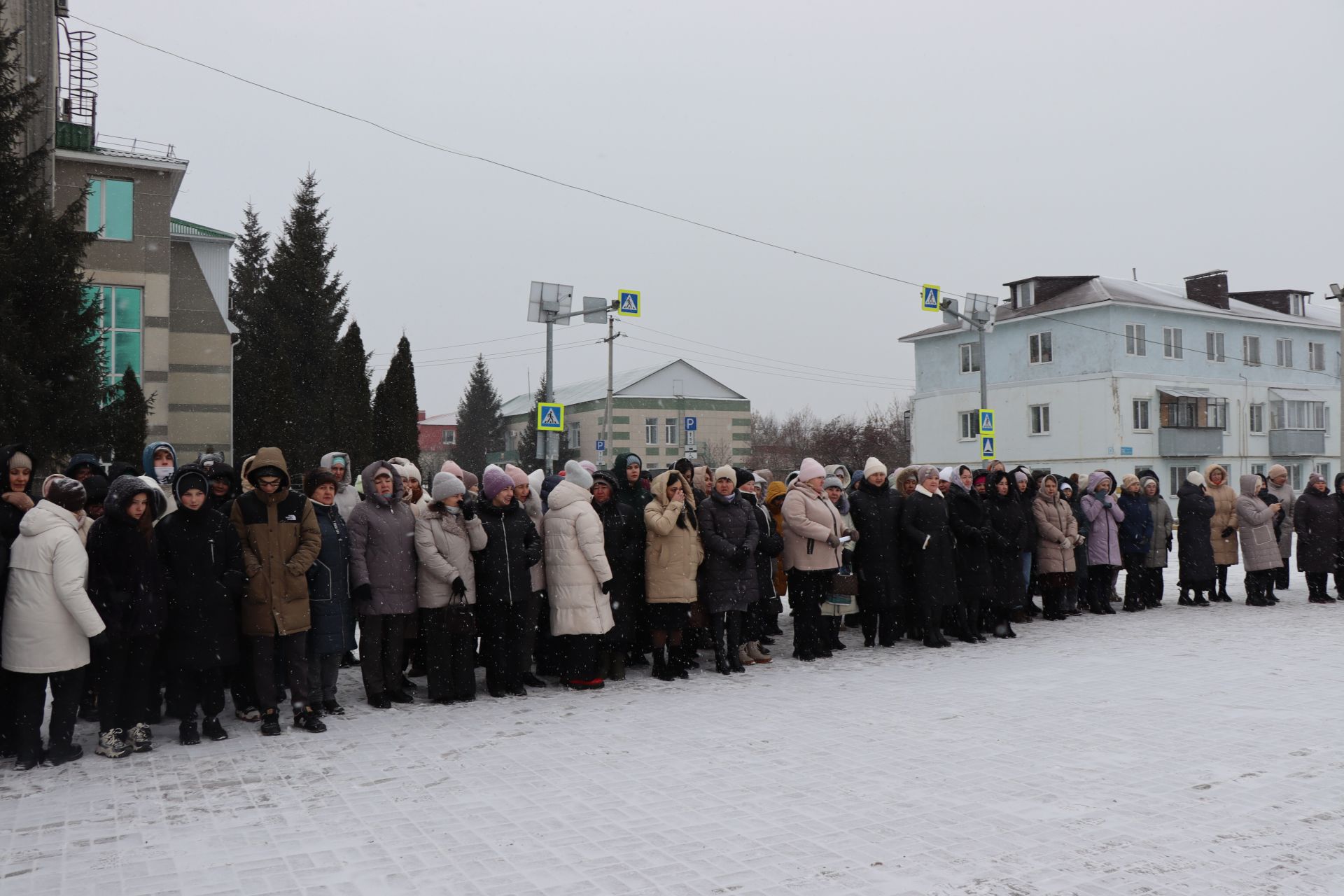 В Нурлате в День героев Отечества прошел торжественный митинг