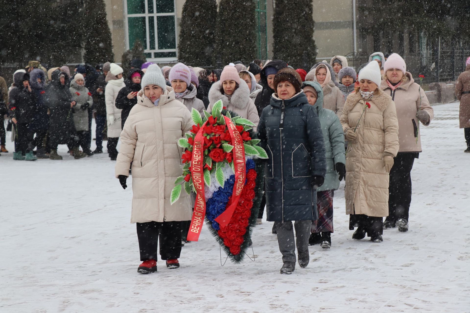 В Нурлате в День героев Отечества прошел торжественный митинг