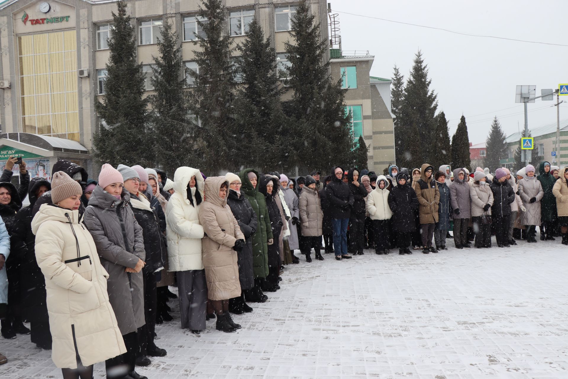 В Нурлате в День героев Отечества прошел торжественный митинг