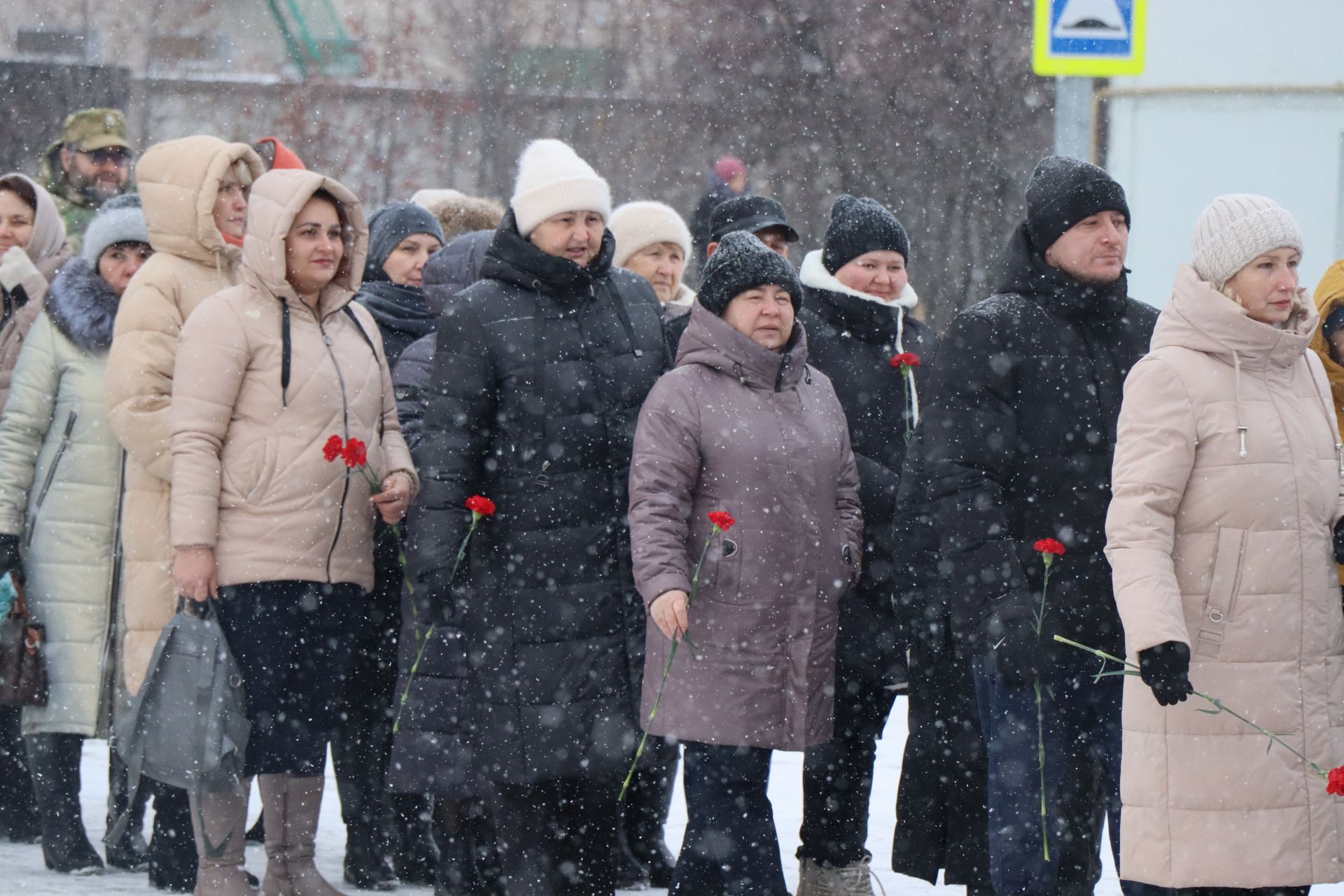 В Нурлате в День героев Отечества прошел торжественный митинг