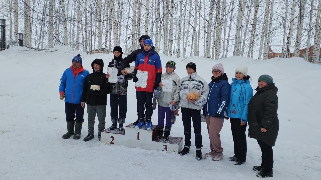 В Нурлате на лыжные старты вышли семейные команды