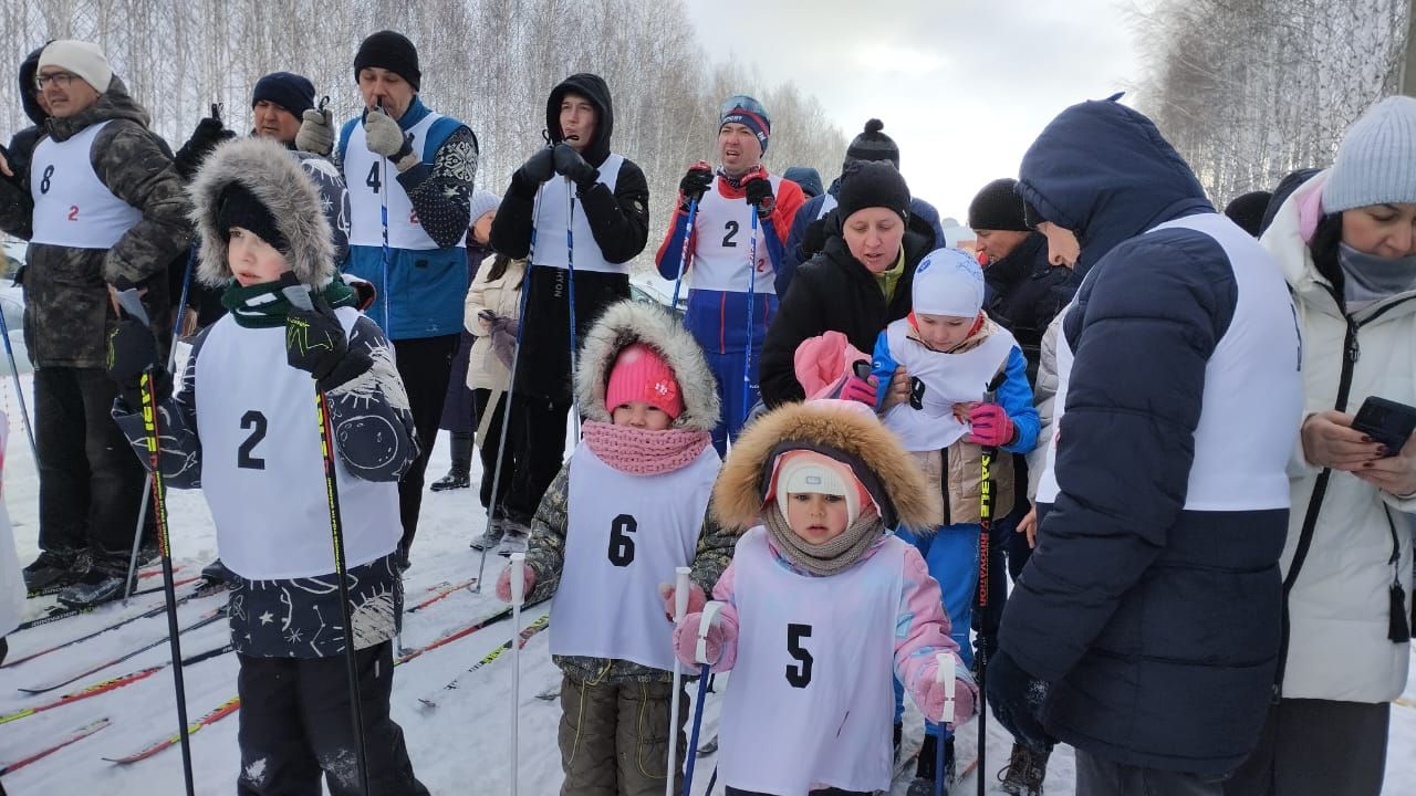 В Нурлате на лыжные старты вышли семейные команды