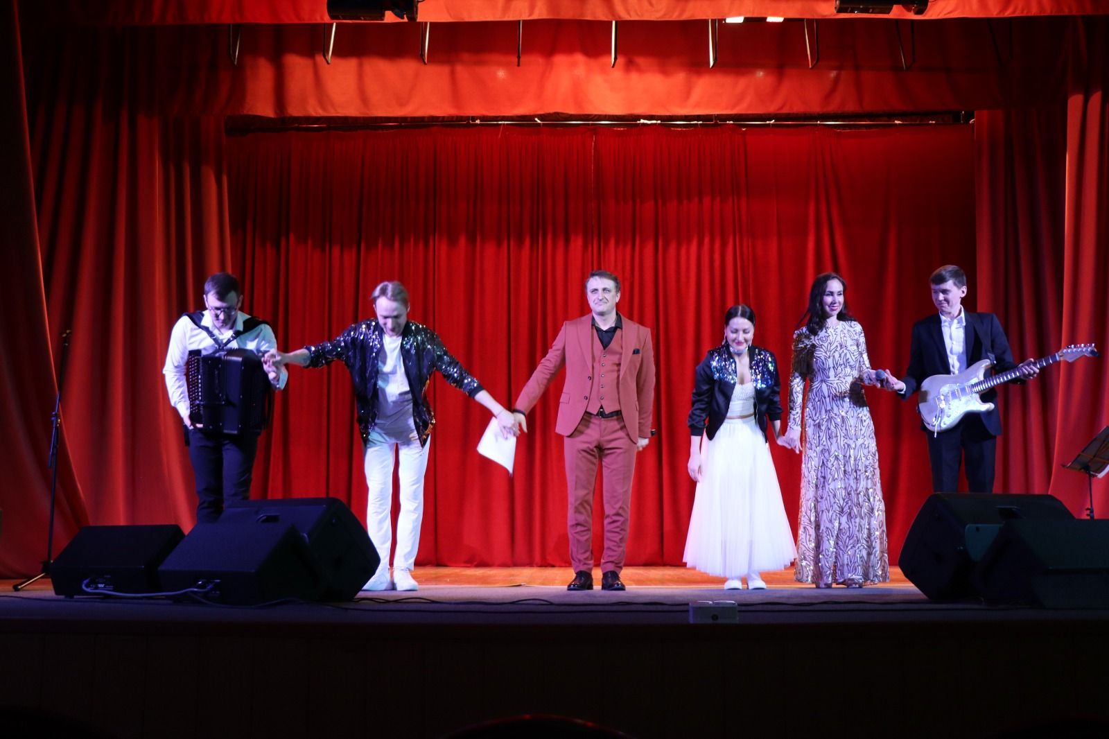 В Нурлате состоялся благотворительный концерт артиста Ильшата Валиева в поддержку участников СВО и их семей