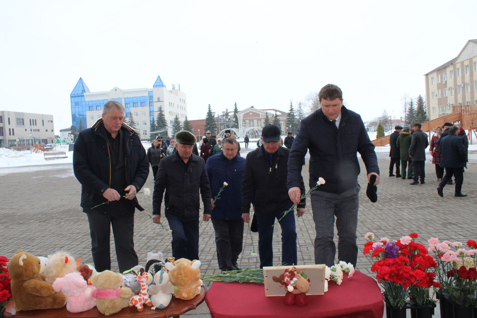 Нурлатцы почтили память погибших в ходе теракта в Подмосковье
